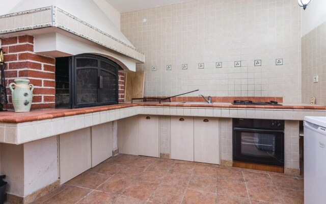 Awesome Home in Sv Filip i Jakov With Sauna, Wifi and 5 Bedrooms