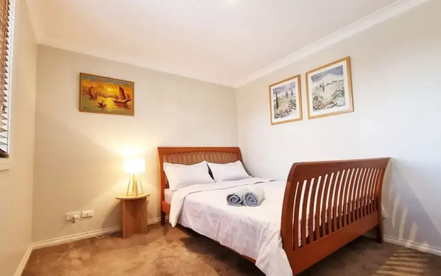 St Albans House - Spacious and Modern Home