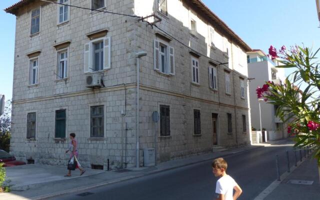 Beach Apartment Bacvice