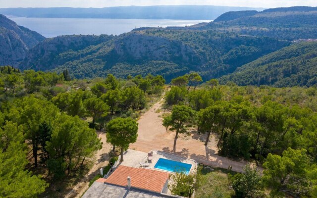 Amazing Home in Naklice With Wifi and 2 Bedrooms