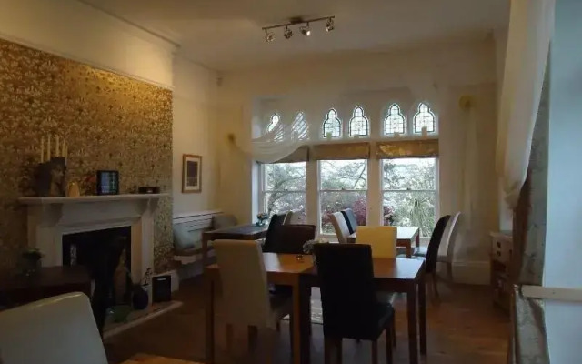 Westwell Hall