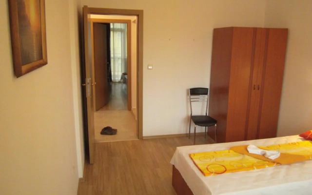 Nicol Apartment in Hermes Complex
