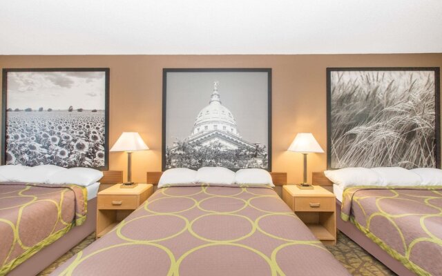 Super 8 Motel - Belleville