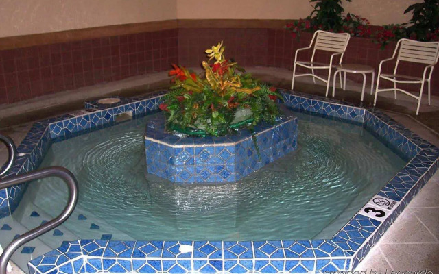 DoubleTree by Hilton Hotel Wichita Airport