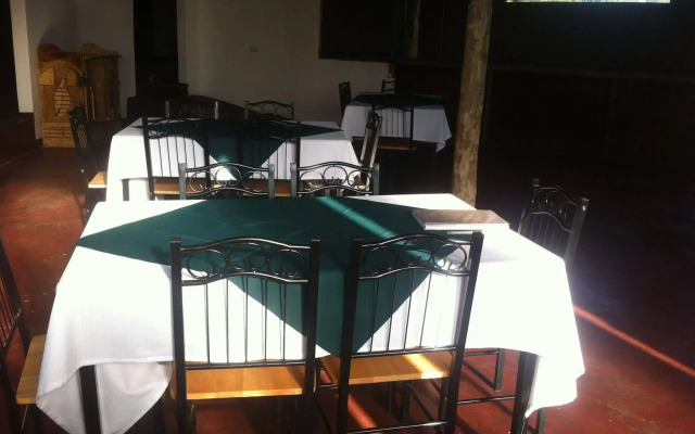 Lion Roars Lodge