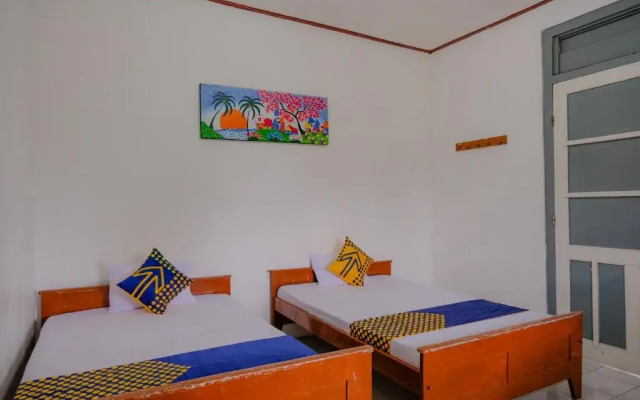 OYO Life 2638 Hotel Raya
