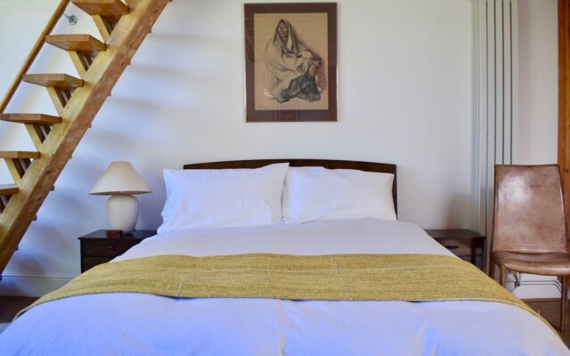 2 Bedroom Loft Style House In Central Islington