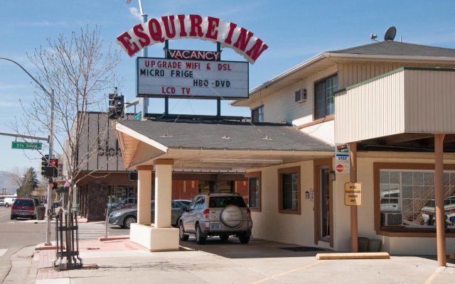 Esquire Inn