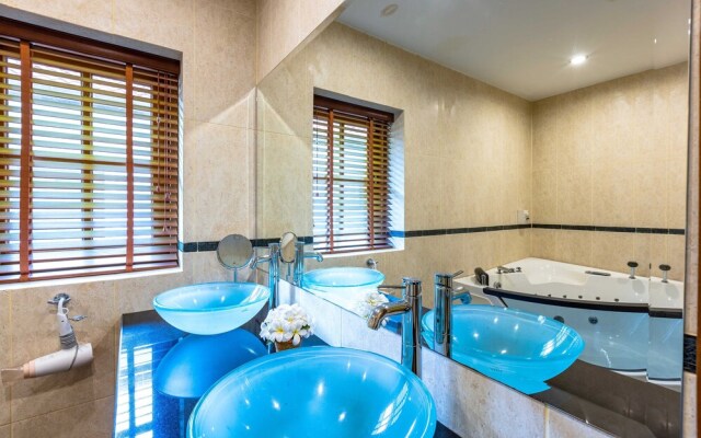 3 BR Pool Villa in Great Location CV3