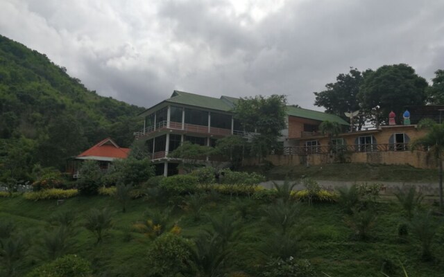 Aulong Resort