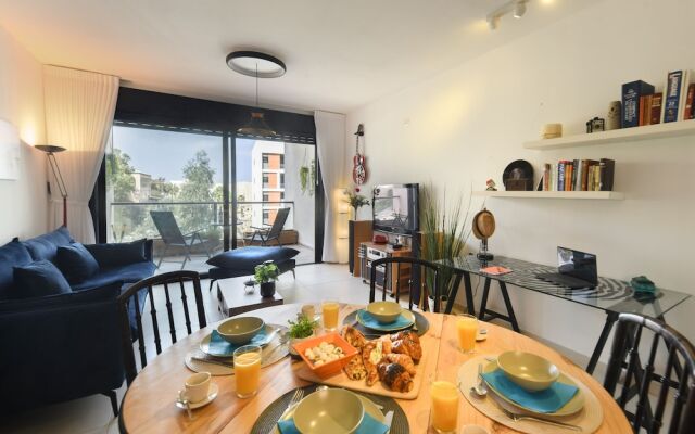Cozy Nest Apartment with balcony