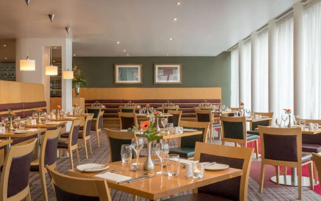 Clayton Hotel Cardiff Lane