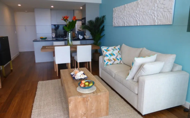 5 Star Luxury Beachfront Apartment