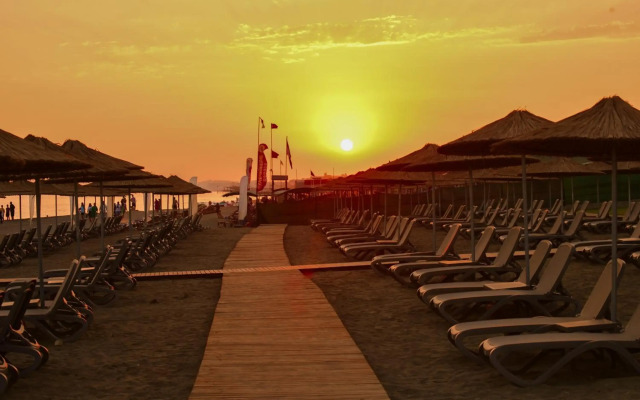 Serenity Queen Hotel