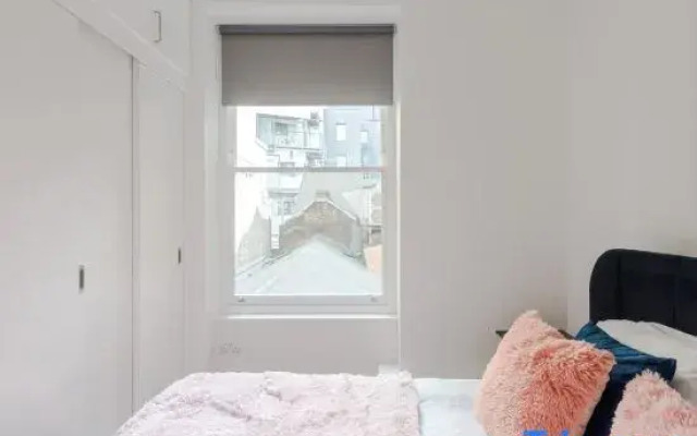 The Foley Residence I - Fitzrovia - by Frankie