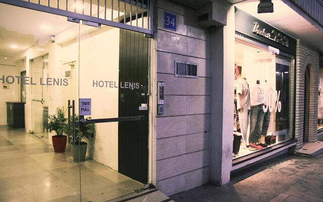 Lenis Hotel