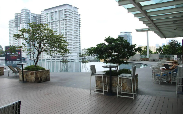 Dua Sentral Suites