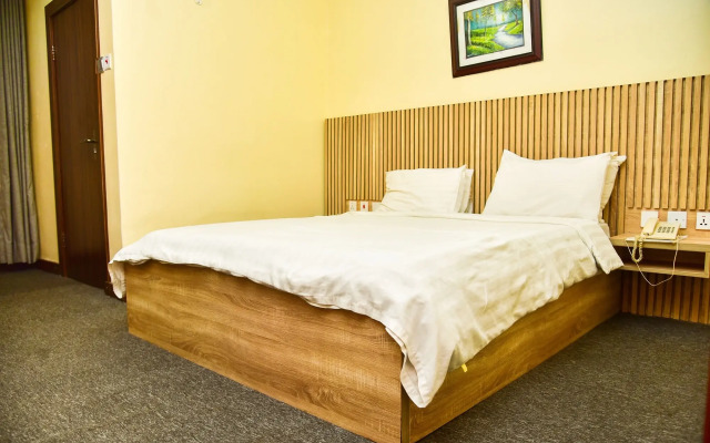 Pearl Gate Hotel