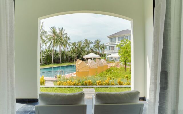 Moodhoian Riverside Resort & Spa