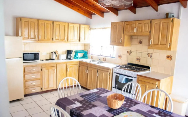Tropical Breeze Guest House