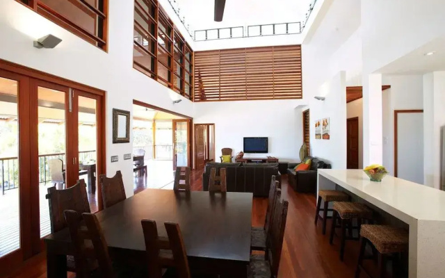 Villa Kembali