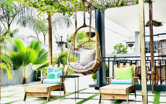 Luxurious Villa With Private Pool, Hot Tub and Bar