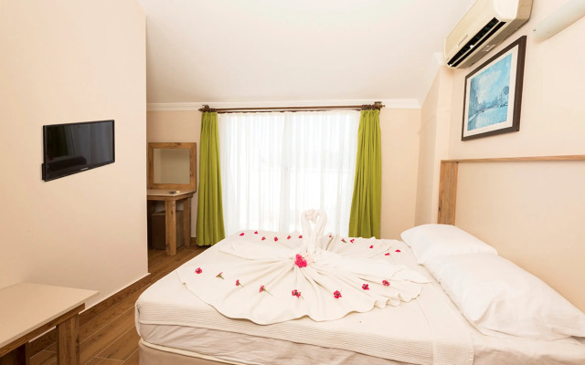 Rich Melissa Hotel