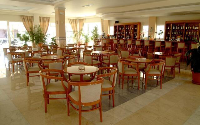 Zorbas Beach Hotel