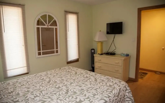 Sw 4 Seas-the-day 1 Bedroom Condo by RedAwning