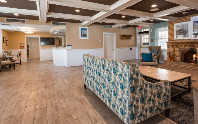 Best Western Plus Plaza Hotel