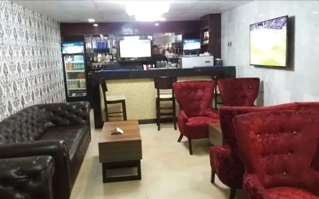 Valley Front Plus Hotel