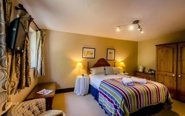 Three Acres Inn & Restaurant