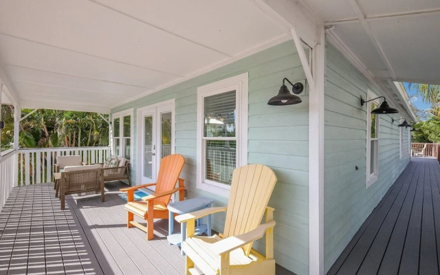 Canario  3 Bedroom Home by RedAwning