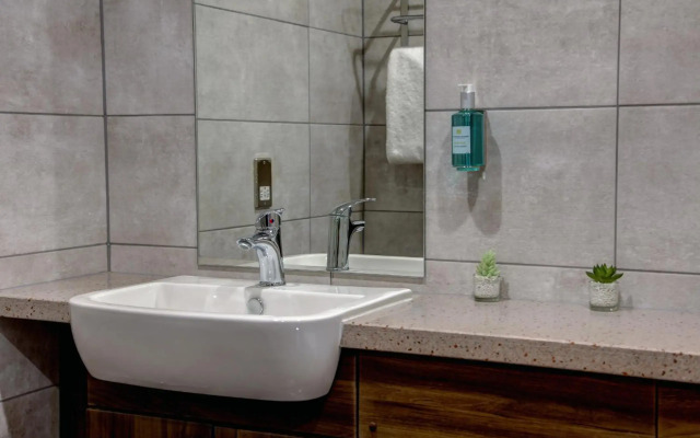 Best Western Kings Manor Hotel