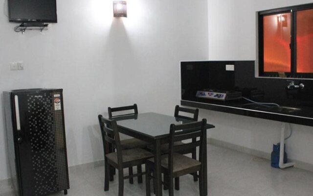 Tharusha Holiday Inn