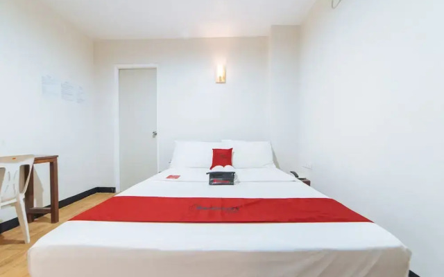 RedDoorz @ Rosario Street Bacolod