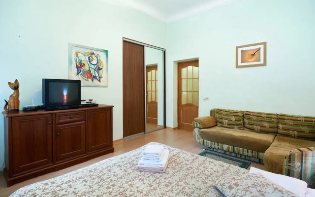 Home-Hotel Bolshaya Zhitomirskaya 4-V