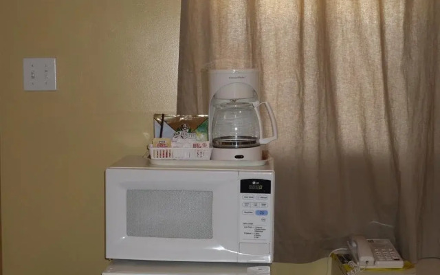 Hotel Bethel - Fort MacLeod, AB