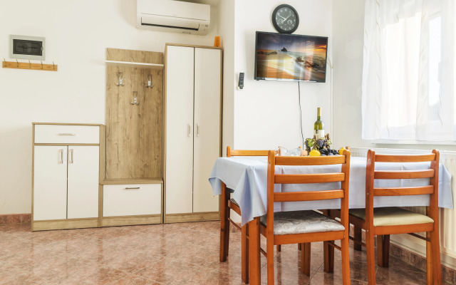 Apartments Ana
