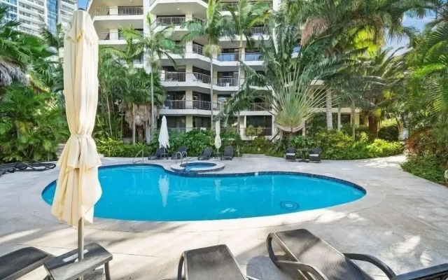 Stylish 3BRM Haven in Surfers Paradise