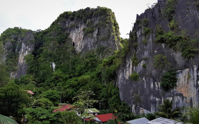 Laule'a Hostel