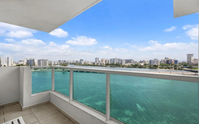 Lagoon819-bl in San Juan