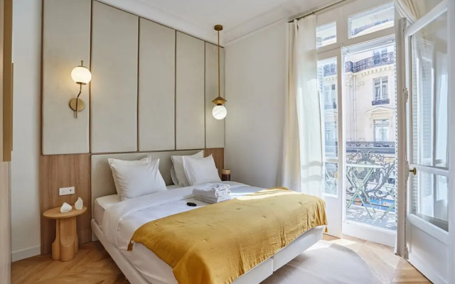 4 Rooms Apartment Opera Vendome