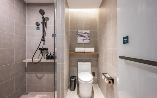 Echarm Hotel (Chengdu Chunxi Road Pedestrian Street)