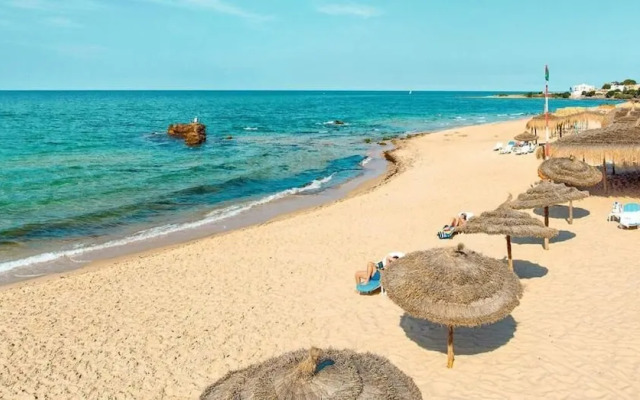 Luxury Appart With Pool Near to the Beach