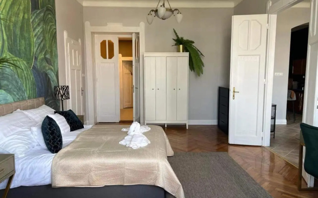 OrangeHomes Panthera Luxury Apartment