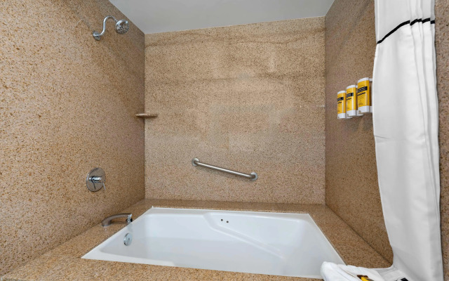 Best Western Plus Newport Mesa Inn