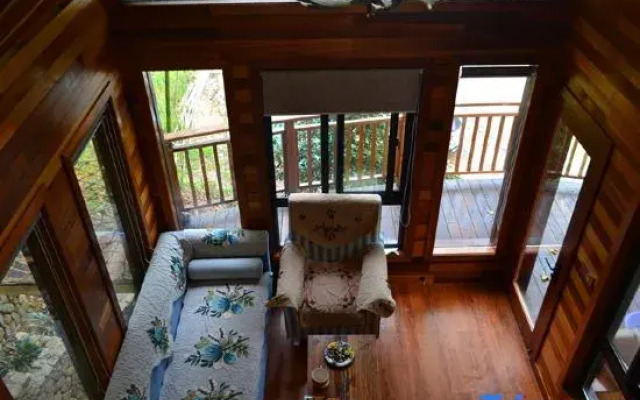 Tree House Guesthouse