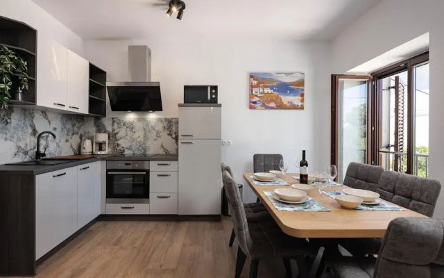 Seafront Apartment Nana 1