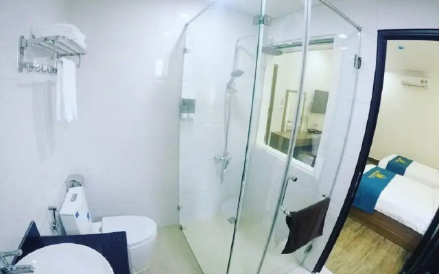 White Crown Hotel